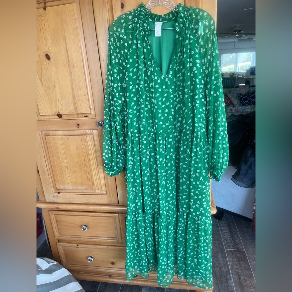 H&M Kelly Green Maxi Dress Size L